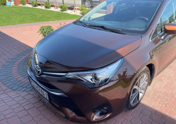 Toyota Avensis cena 45500 przebieg: 182100, rok produkcji 2015 z Środa Śląska małe 137